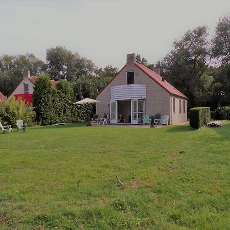 Gezellige Vakantiewoning Aan Het Water In Ewijk - Recreational Only No Workers ภายนอก รูปภาพ
