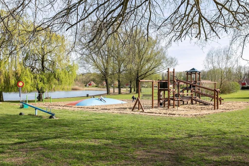 Gezellige Vakantiewoning Aan Het Water In Ewijk - Recreational Only No Workers ภายนอก รูปภาพ