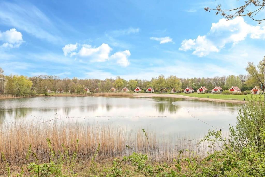 Gezellige Vakantiewoning Aan Het Water In Ewijk - Recreational Only No Workers ภายนอก รูปภาพ