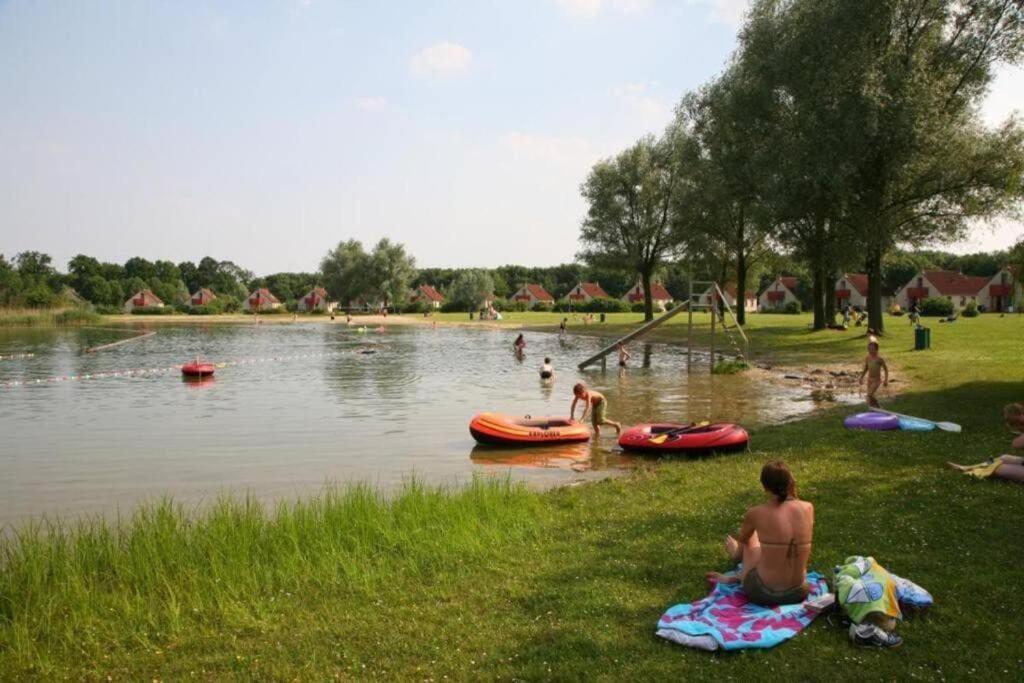 Gezellige Vakantiewoning Aan Het Water In Ewijk - Recreational Only No Workers ภายนอก รูปภาพ