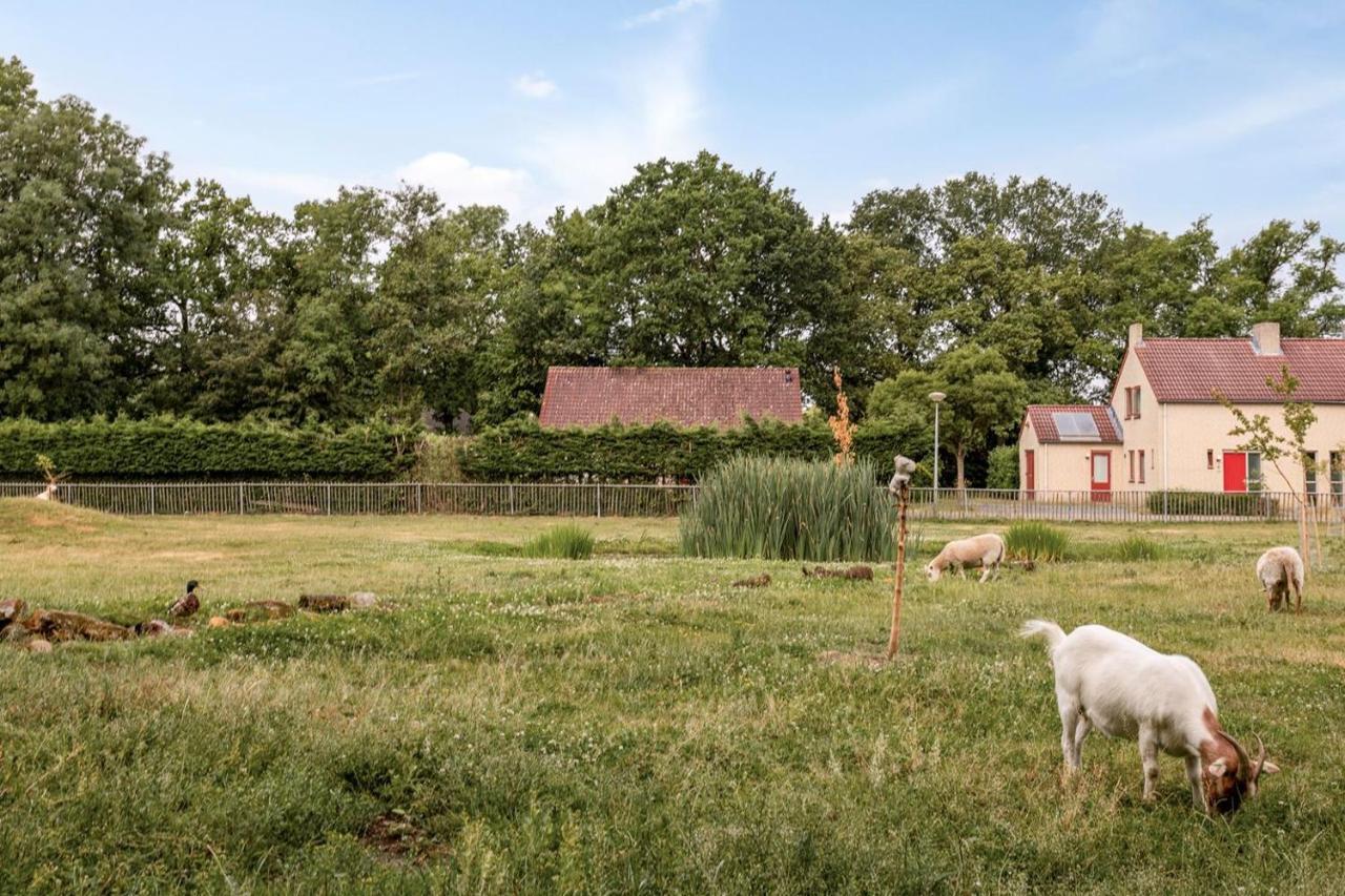 Gezellige Vakantiewoning Aan Het Water In Ewijk - Recreational Only No Workers ภายนอก รูปภาพ