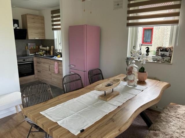 Gezellige Vakantiewoning Aan Het Water In Ewijk - Recreational Only No Workers ภายนอก รูปภาพ