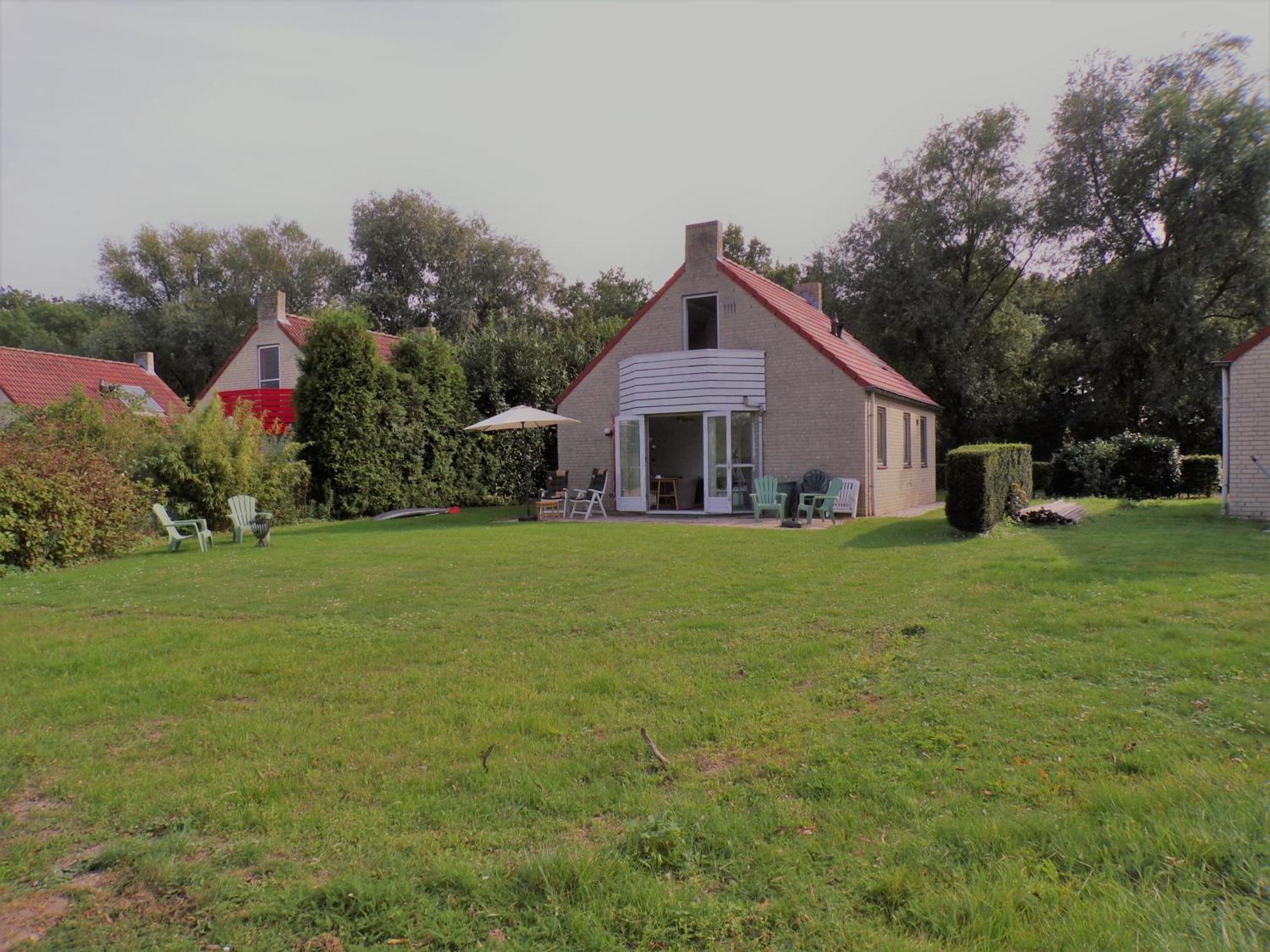 Gezellige Vakantiewoning Aan Het Water In Ewijk - Recreational Only No Workers ภายนอก รูปภาพ