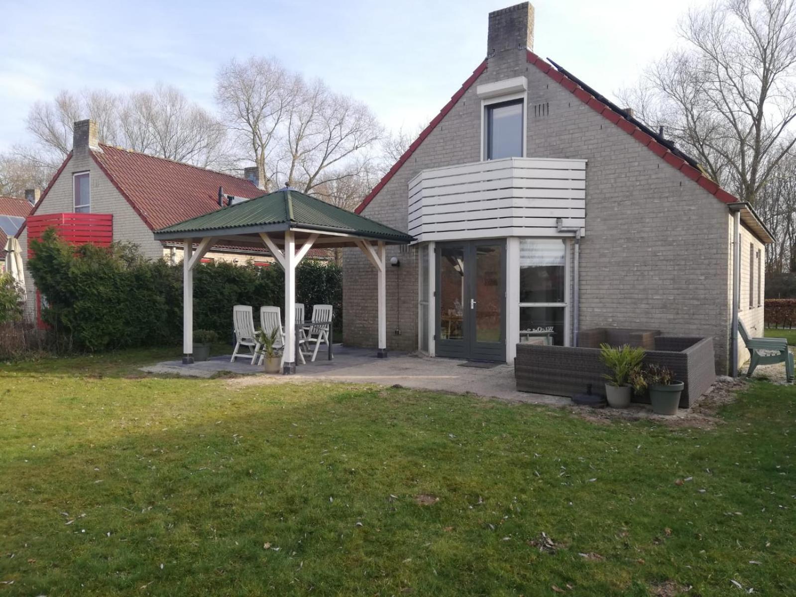 Gezellige Vakantiewoning Aan Het Water In Ewijk - Recreational Only No Workers ภายนอก รูปภาพ